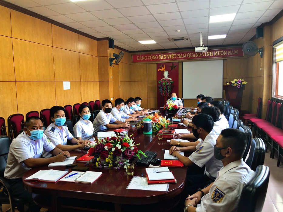 CHI BỘ PHÁP CHẾ - THANH TRA TỔ CHỨC LỄ CÔNG NHẬN ĐẢNG VIÊN CHÍNH THỨC